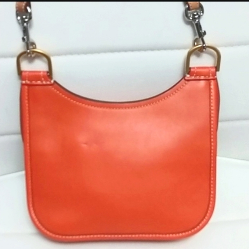 Tory Burch Small James Leather Saddle Crossbody Bag - Picture 4 of 13